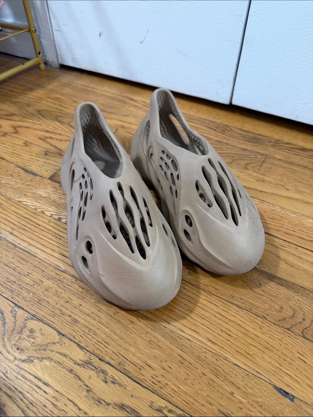 Yeezy Foam Runner in Taupe